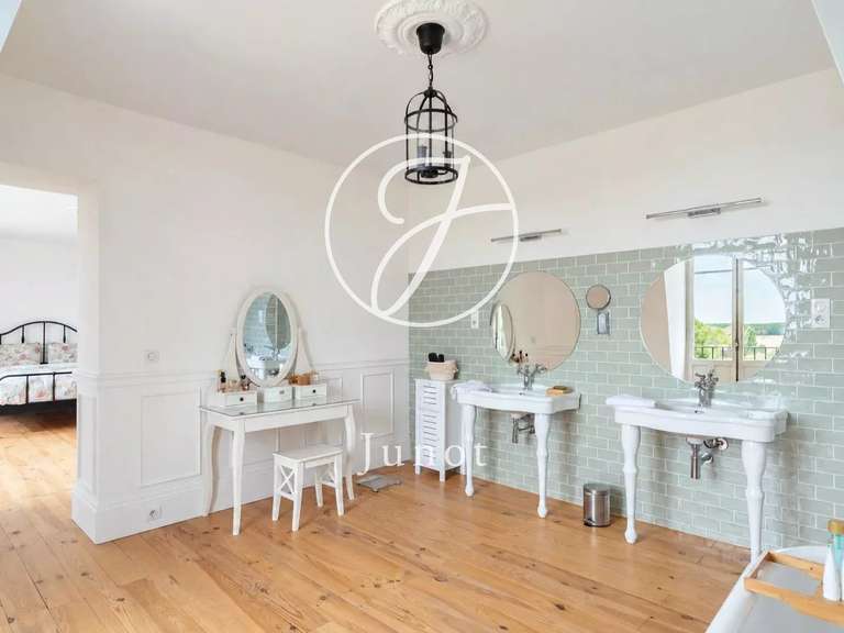 Château Saint-Illiers-la-Ville - 7 chambres - 407m²