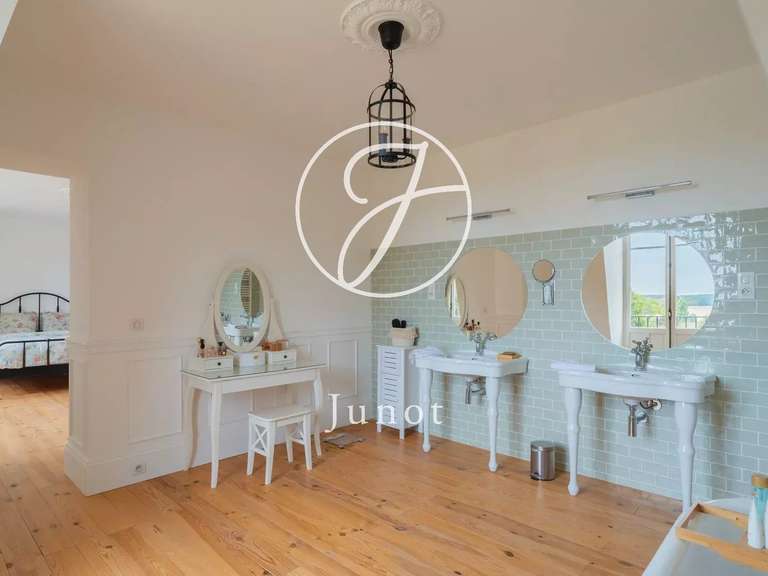 Château Saint-Illiers-la-Ville - 7 chambres - 407m²