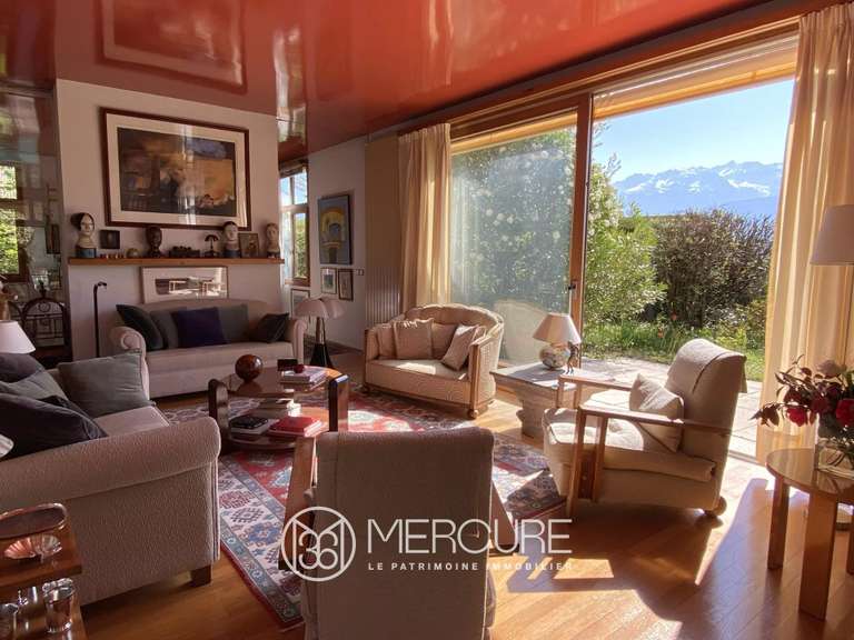 Maison Saint-Ismier - 4 chambres - 180m²