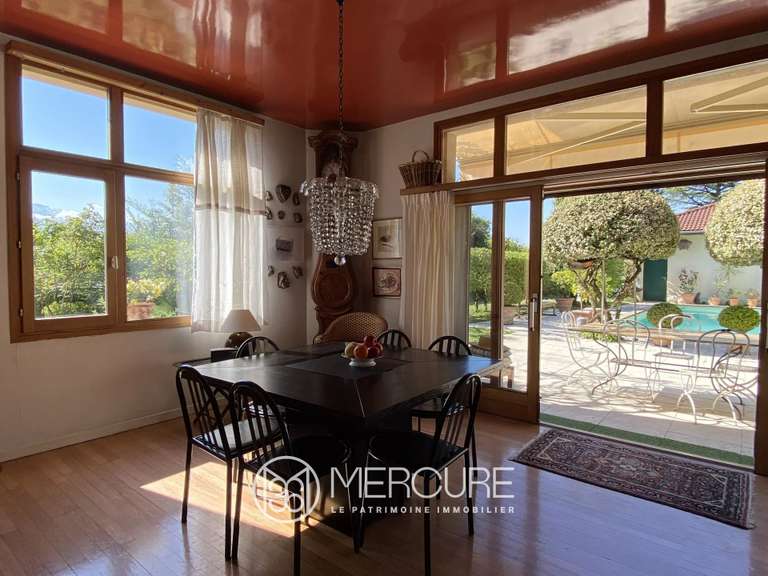 Maison Saint-Ismier - 4 chambres - 180m²