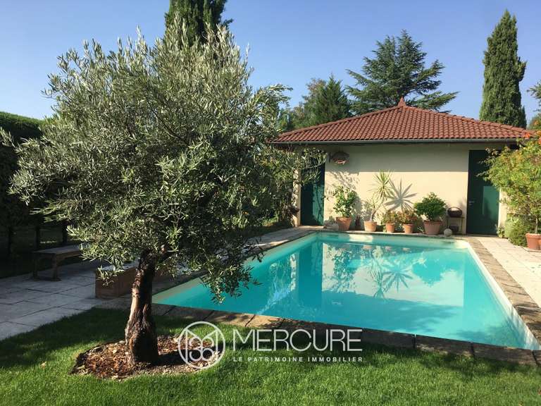 Maison Saint-Ismier - 4 chambres - 180m²