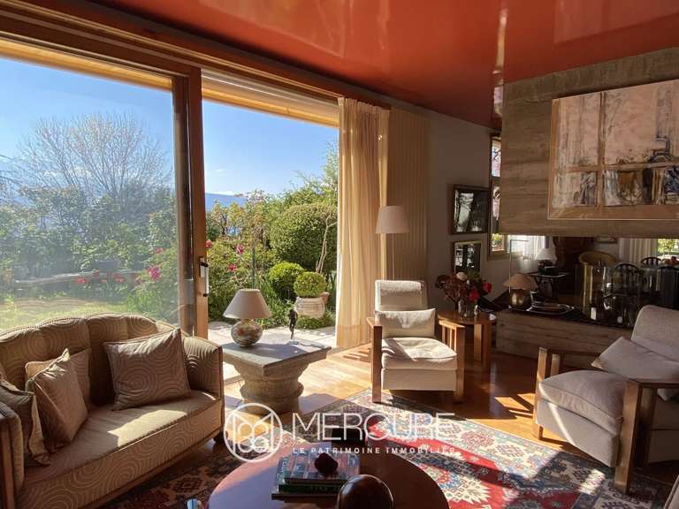 Maison Saint-Ismier - 4 chambres - 180m²