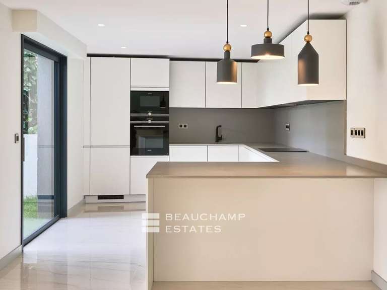 Apartment Saint-Jean-Cap-Ferrat - 4 bedrooms - 191m²