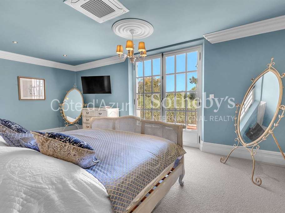 House Saint-Jean-Cap-Ferrat