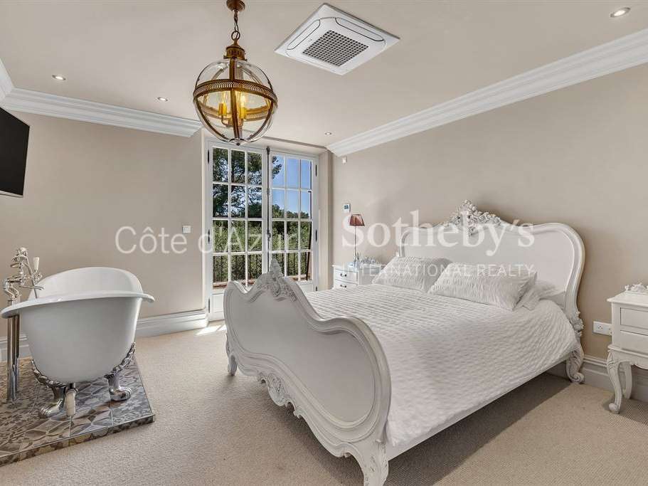 House Saint-Jean-Cap-Ferrat