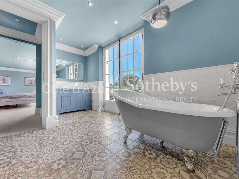 House Saint-Jean-Cap-Ferrat