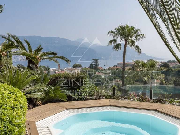 Propriété Saint-Jean-Cap-Ferrat - 13 chambres - 830m²
