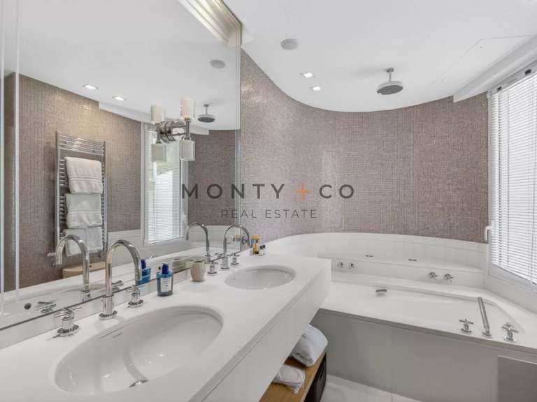 Villa Saint-Jean-Cap-Ferrat - 7 chambres - 600m²