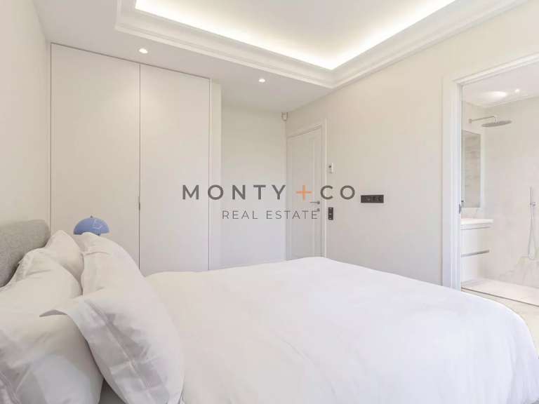 Villa Saint-Jean-Cap-Ferrat - 6 bedrooms - 600m²