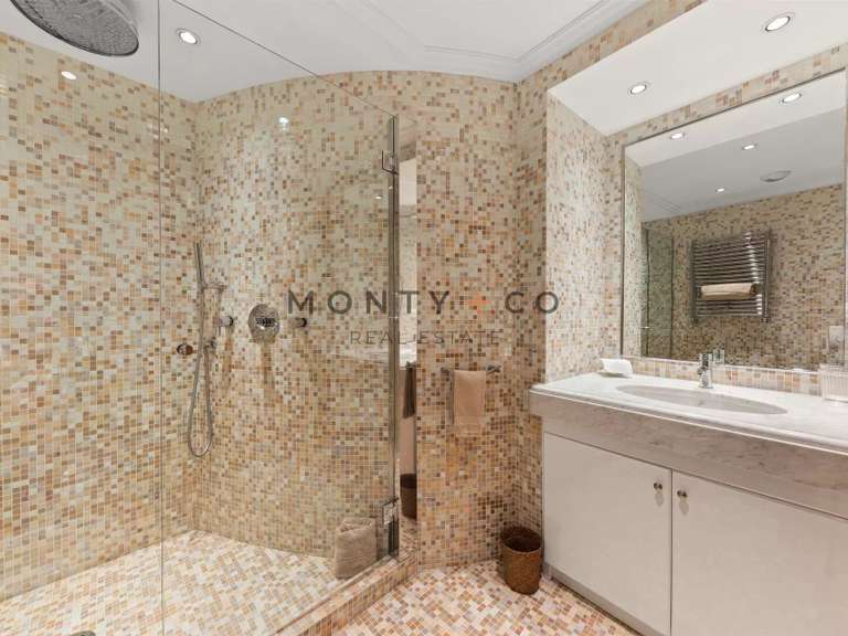 Villa Saint-Jean-Cap-Ferrat - 4 bedrooms - 450m²