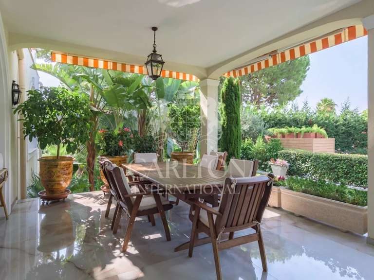Villa Saint-Jean-Cap-Ferrat - 7 chambres - 330m²