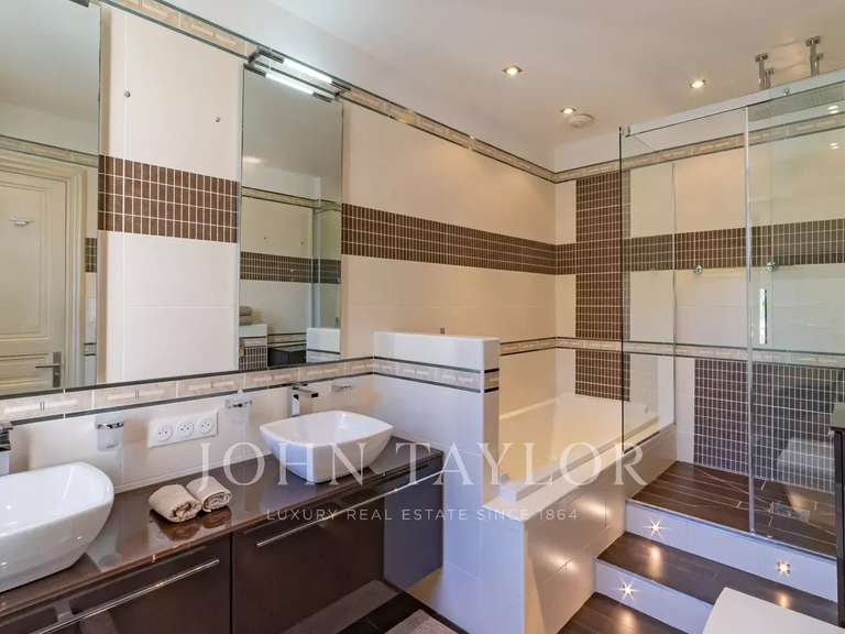 Villa Saint-Jean-Cap-Ferrat - 5 chambres - 394m²