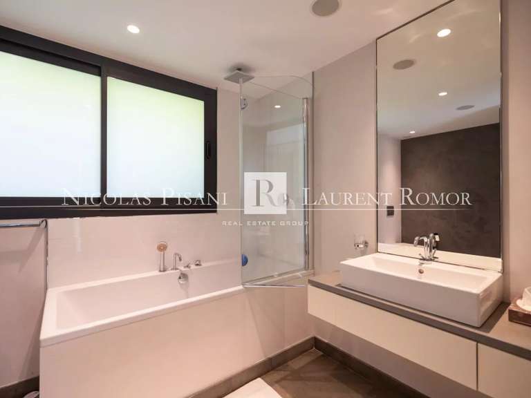 Villa Saint-Jean-Cap-Ferrat - 4 chambres - 290m²