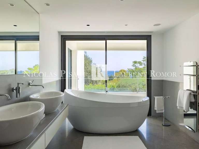 Villa Saint-Jean-Cap-Ferrat - 4 chambres - 290m²