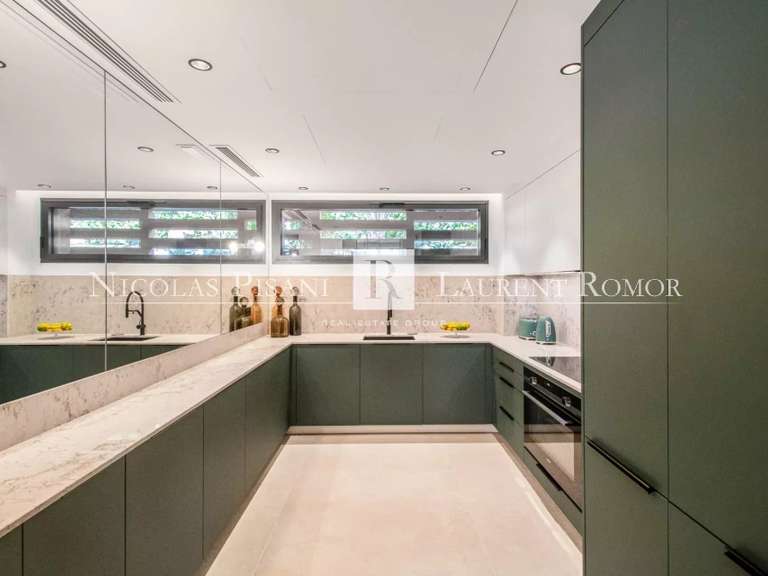 Villa Saint-Jean-Cap-Ferrat - 4 chambres - 350m²