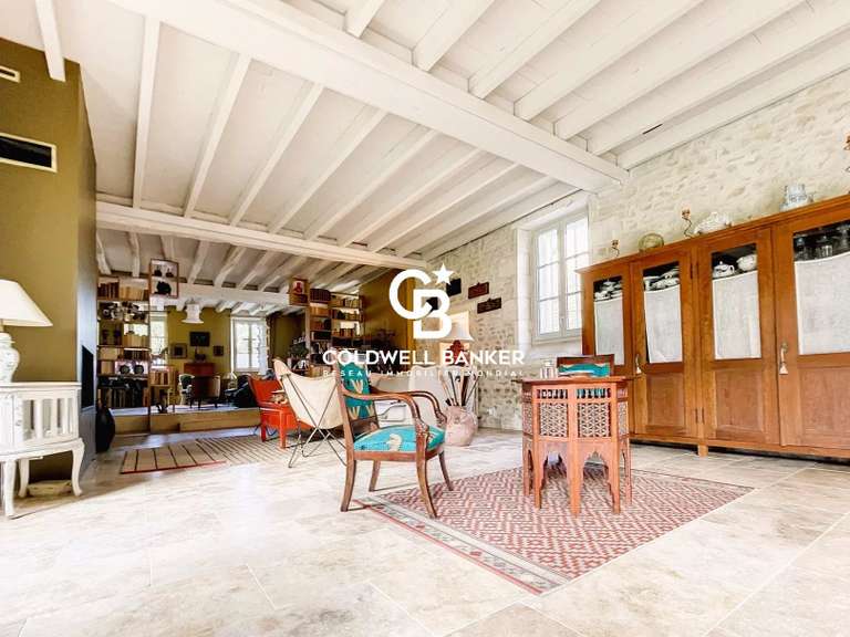 Maison Saint-Jean-d'Angély - 5 chambres - 348m²