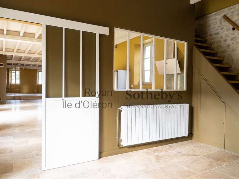 Maison Saint-Jean-d'Angély - 4 chambres - 350m²