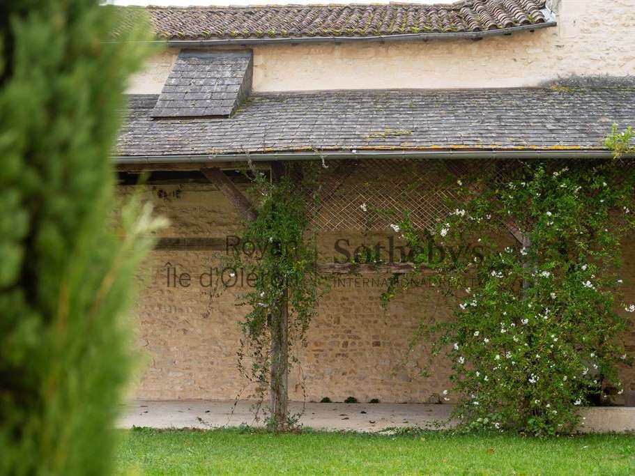 Maison Saint-Jean-d'Angély