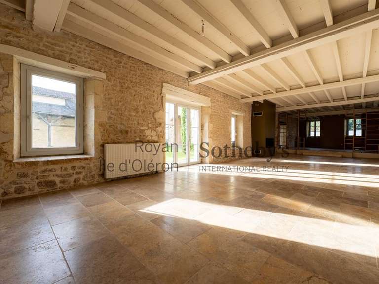 Maison Saint-Jean-d'Angély - 4 chambres - 350m²