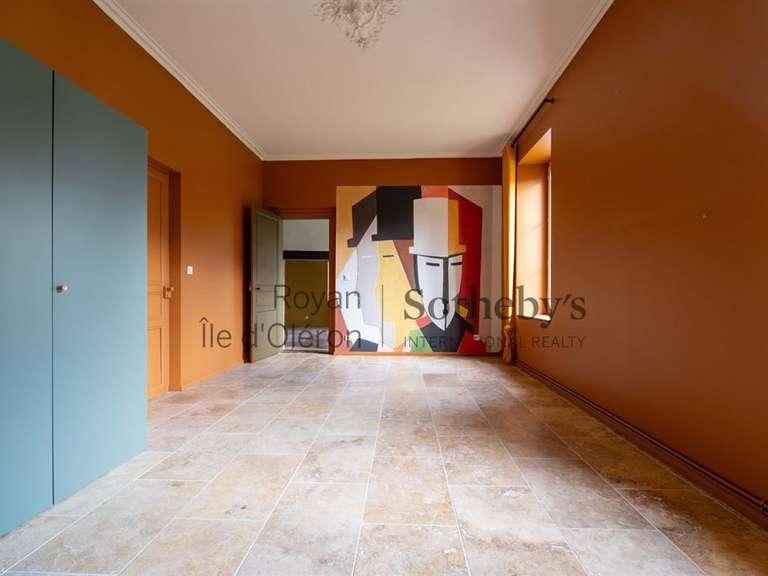 Maison Saint-Jean-d'Angély - 4 chambres - 350m²