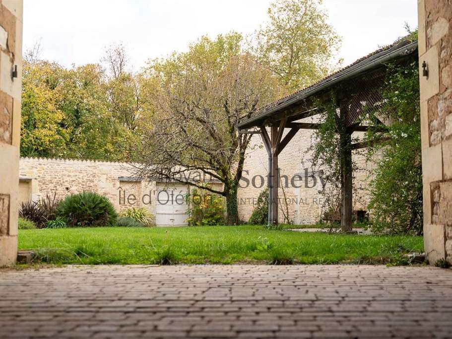 Maison Saint-Jean-d'Angély