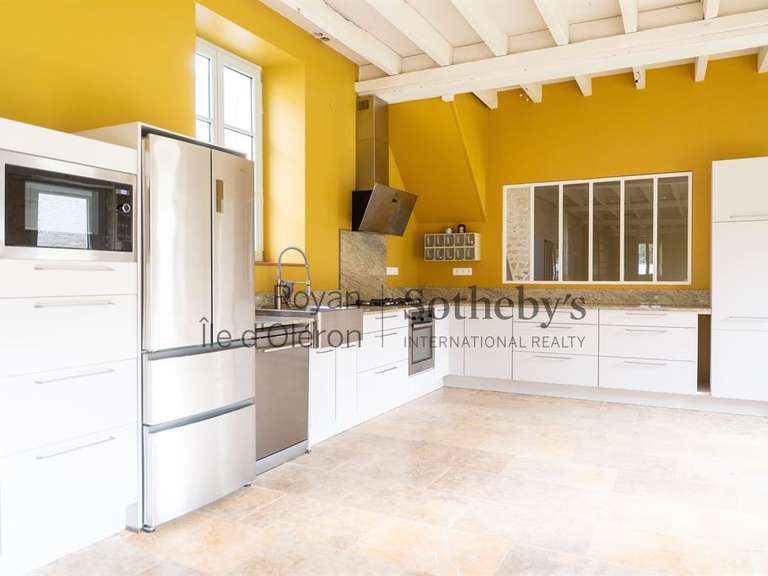 Maison Saint-Jean-d'Angély - 4 chambres - 350m²