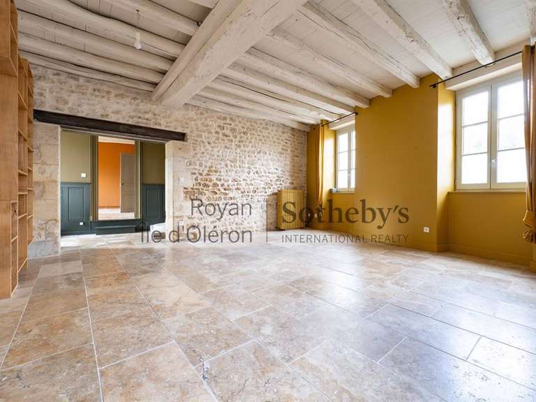 Maison Saint-Jean-d'Angély - 4 chambres - 350m²