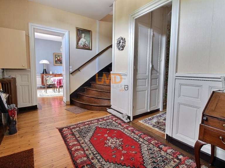 Maison Saint-Jean-d'Angély - 4 chambres - 217m²