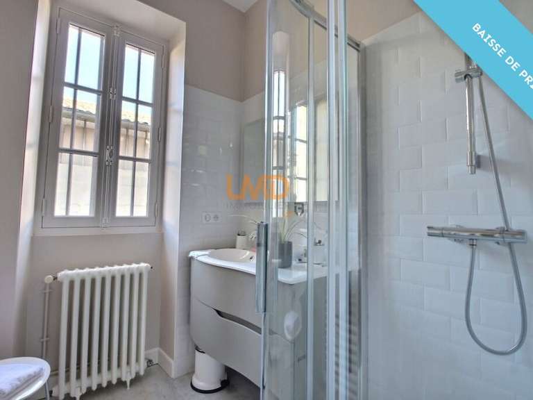 Maison Saint-Jean-d'Angély - 4 chambres - 217m²