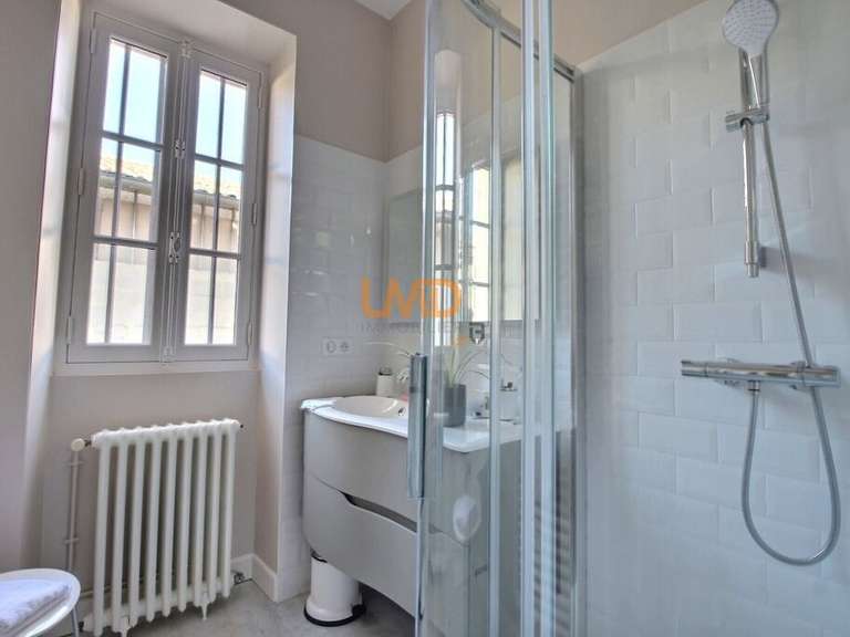 Maison Saint-Jean-d'Angély - 4 chambres - 217m²