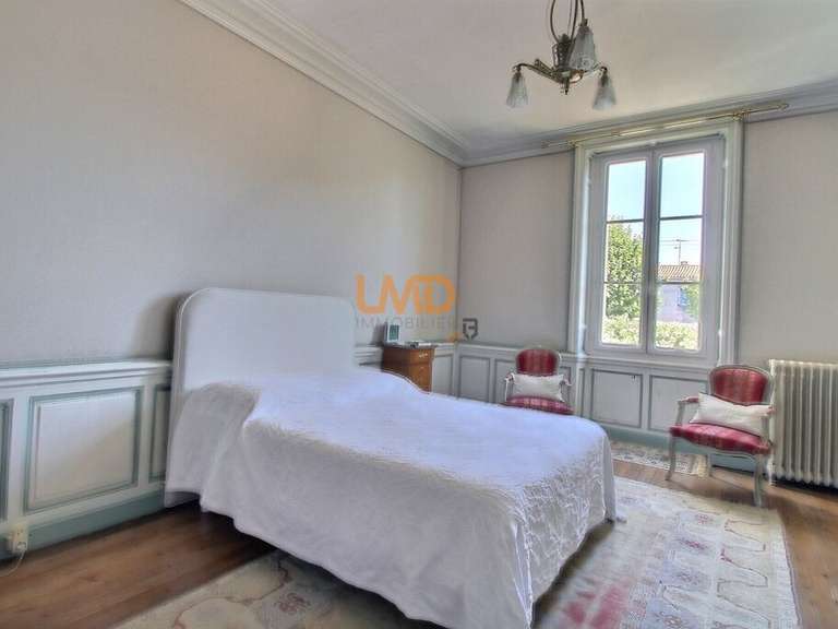 Maison Saint-Jean-d'Angély - 4 chambres - 217m²