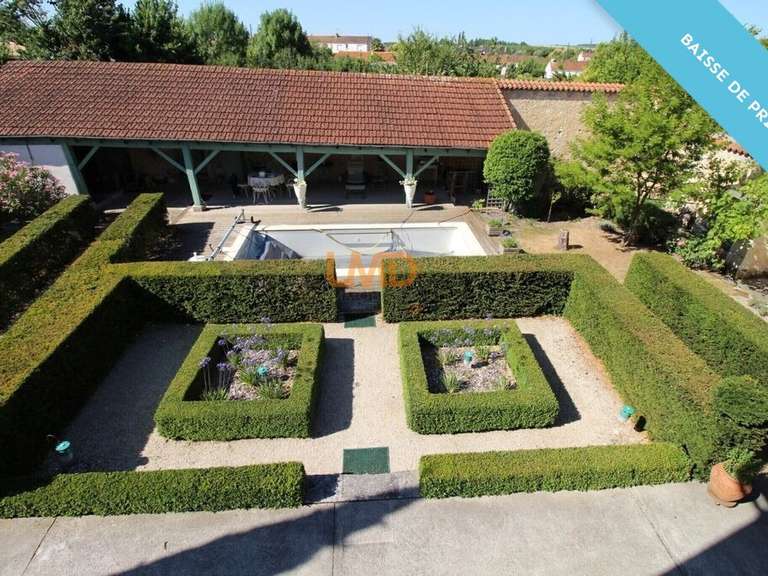 Maison Saint-Jean-d'Angély - 4 chambres - 217m²