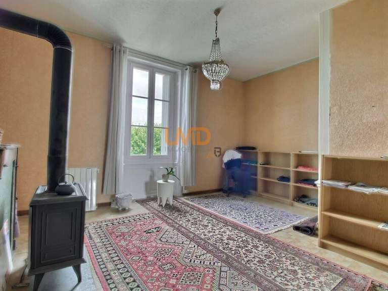 Maison Saint-Jean-d'Angély - 4 chambres - 217m²