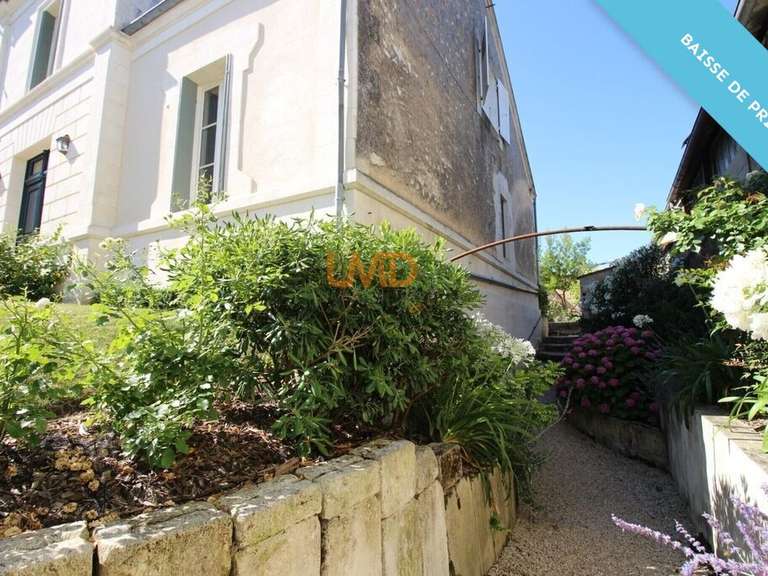 Maison Saint-Jean-d'Angély - 4 chambres - 217m²