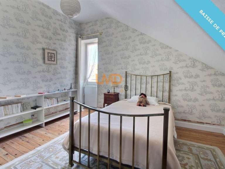 Maison Saint-Jean-d'Angély - 4 chambres - 217m²