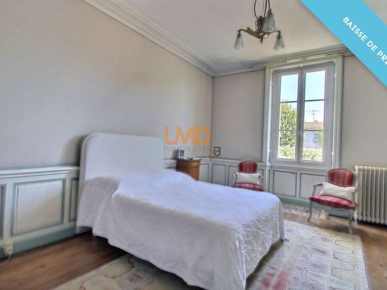 Maison Saint-Jean-d'Angély - 4 chambres - 217m²