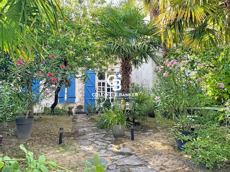 House Saint-Jean-d'Angély - 4 bedrooms - 600m²