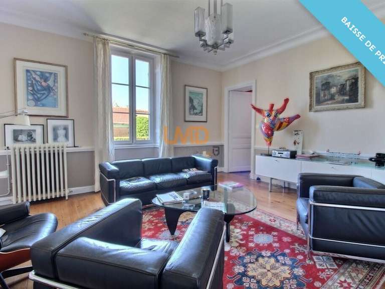 Maison Saint-Jean-d'Angély - 4 chambres - 217m²