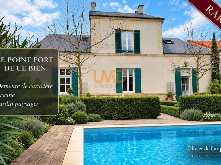 Maison Saint-Jean-d'Angély - 4 chambres - 217m²