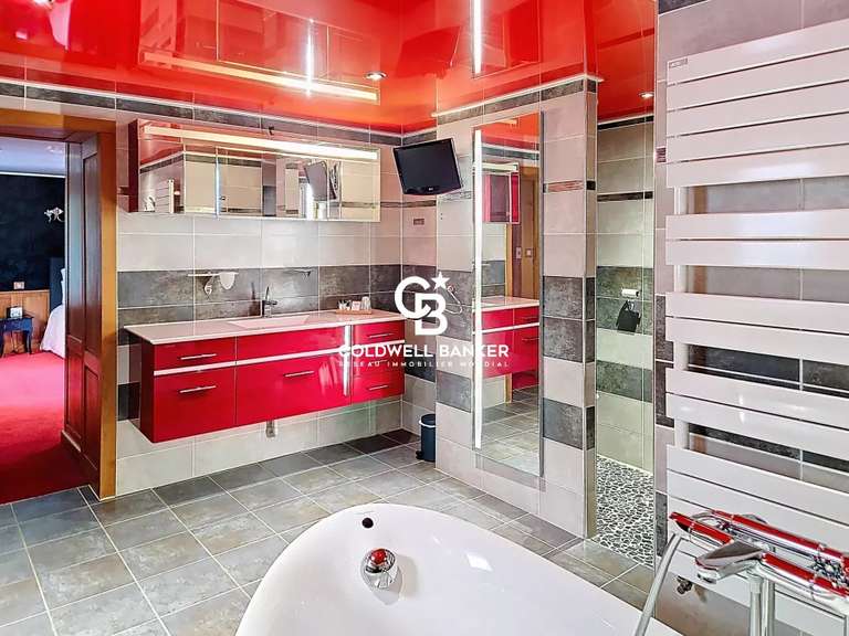 Propriété Saint-Jean-d'Angély - 9 chambres - 830m²