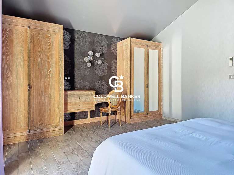Propriété Saint-Jean-d'Angély - 9 chambres - 830m²