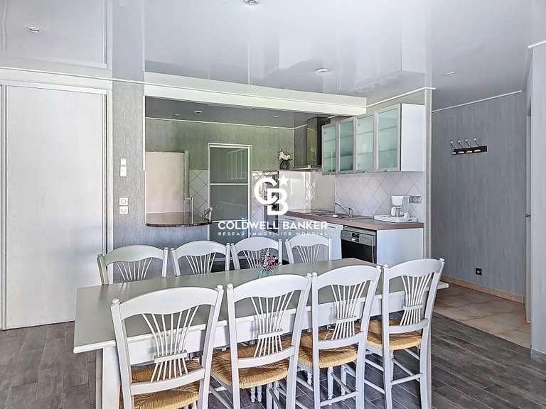 Propriété Saint-Jean-d'Angély - 9 chambres - 830m²