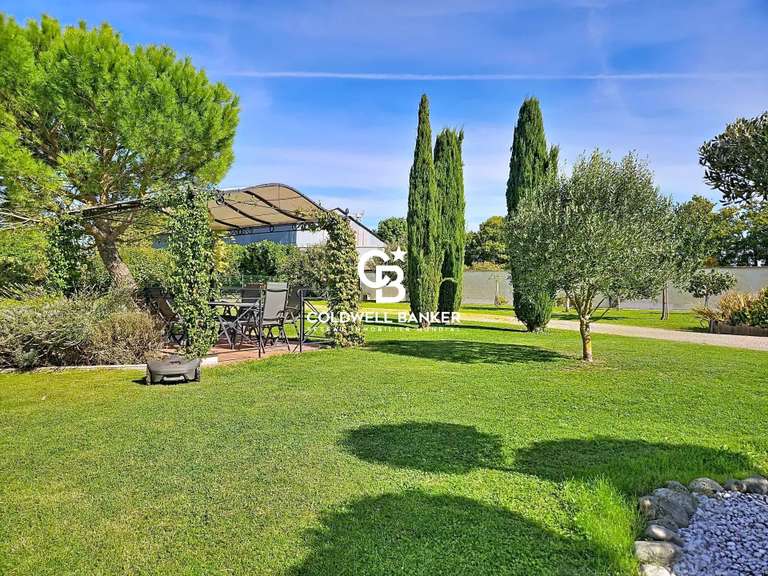 Propriété Saint-Jean-d'Angély - 9 chambres - 830m²
