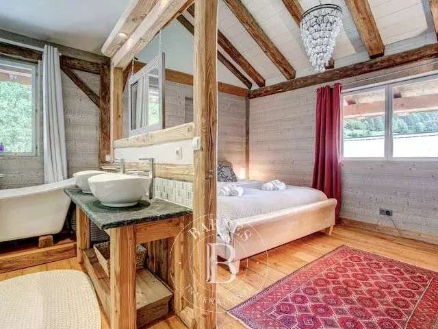 Bien atypique Saint-Jean-d'Aulps - 370m²
