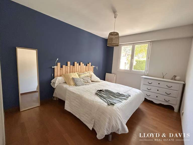 Maison Saint-Jean-d'Illac - 6 chambres - 203m²