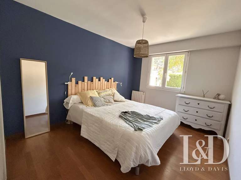 Maison Saint-Jean-d'Illac - 6 chambres - 203m²