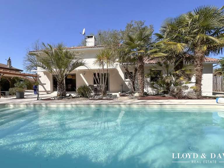 House Saint-Jean-d'Illac - 6 bedrooms - 203m²