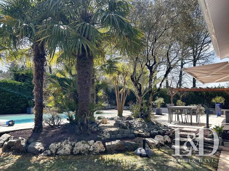 Maison Saint-Jean-d'Illac - 6 chambres - 203m²