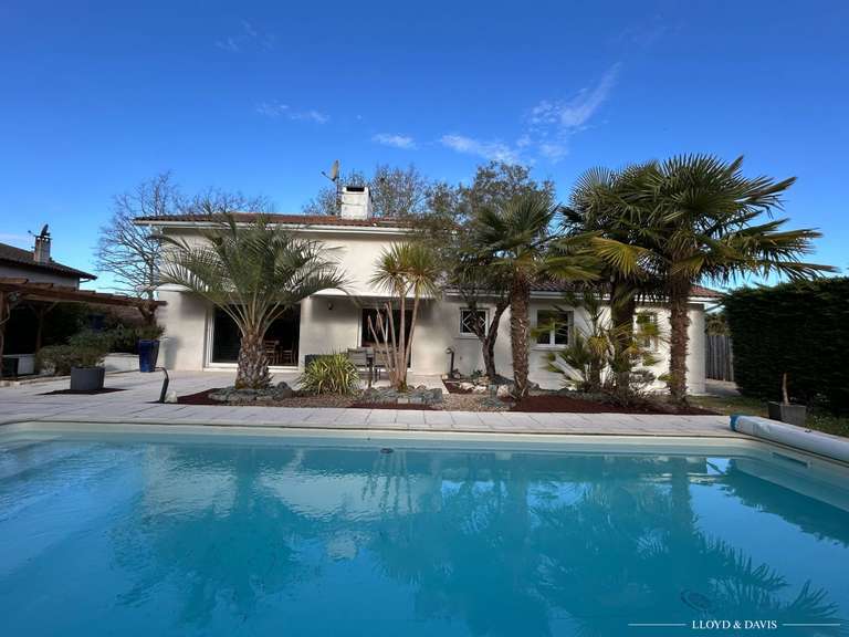 Maison Saint-Jean-d'Illac - 6 chambres - 203m²