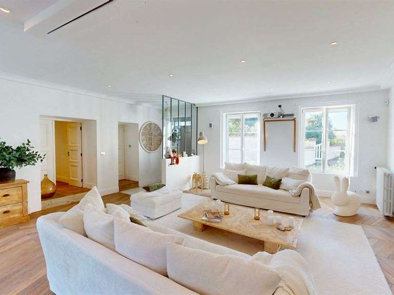 House Saint-Jean-de-Braye - 4 bedrooms - 355m²